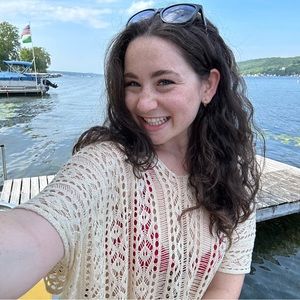 Meet your Posher, Emily